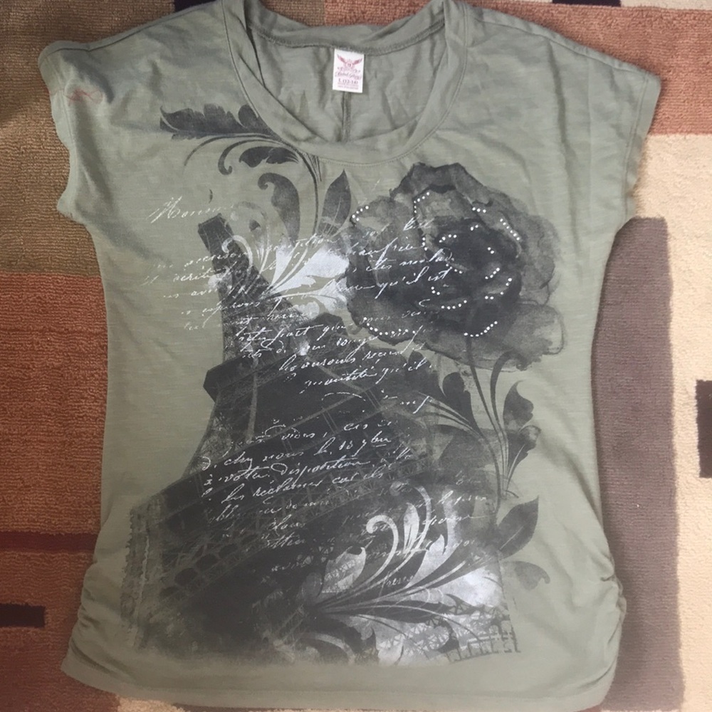 NWOT women’s shirt sleeve